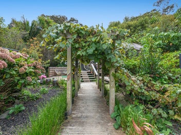 Bush Block Beauty With Endless Potential —...