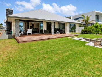 Live the Waterfront Dream in Marsden Cove
