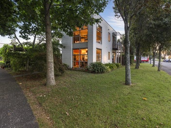 Reserve Set! Parkside Home Must Sell!