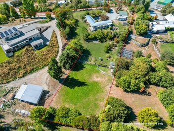 Central lifestyle charm with potential