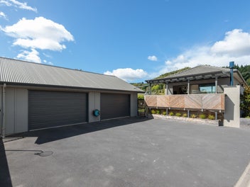 Exceptional family living in sought after Wingatui