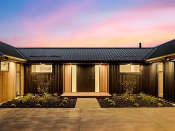 Stunning Home & Four Car Garaging!