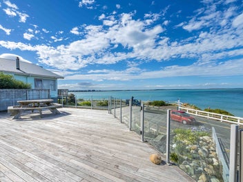 WATERFRONT BLISS