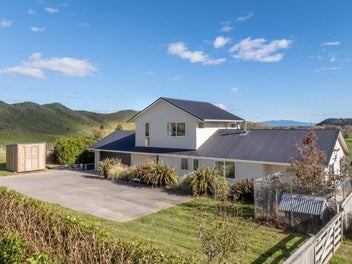 Location lifestyle with elevated views