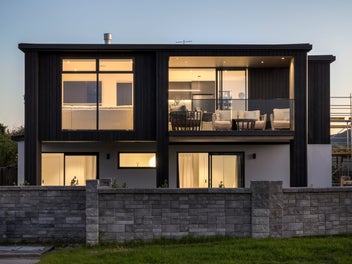 Award-Winning Elegance in Sought-After Papamoa
