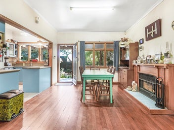 Develop or Land Bank 1313m2!