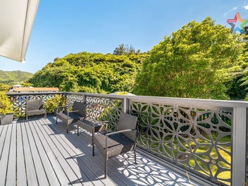 Easy Living on the Sunny Hills of Karori
