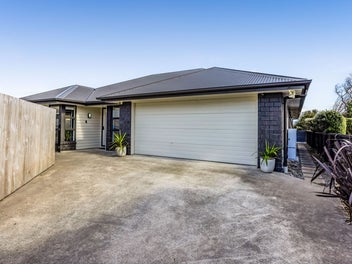 Private, Rural Haven in Town