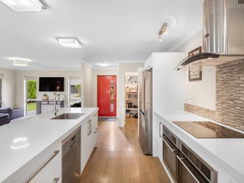 Comfortable Living on Greenstone