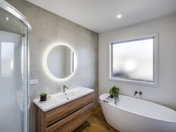Sleek design, 2022 build - Cul-de-sac