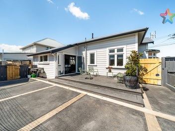 Luxury Lyall Bay Living
