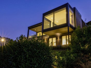 Repriced - Queenstown's Old Homestead Site