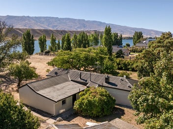 The Ferryman’s Croft – Rare waterfront gem