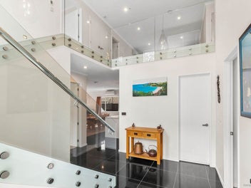 Airbnb - Work From Home - 5 Bedrooms - 5 Ensuites