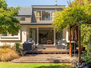 Spacious Family Living with Stunning Entertaining