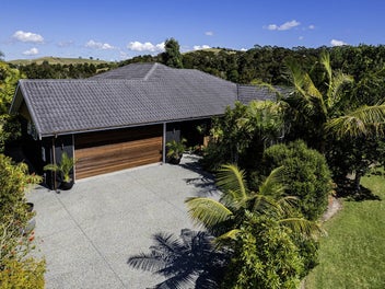Gracious living in a leafy setting