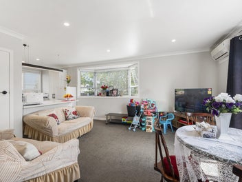 CLASSIC 2-BEDROOM UNIT in TOKOROA -- $299,000