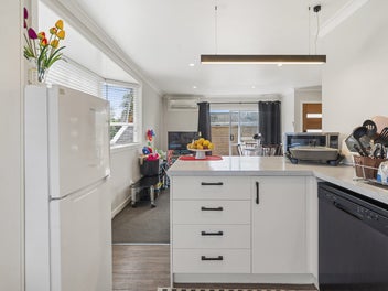 CLASSIC 2-BEDROOM UNIT in TOKOROA -- $299,000
