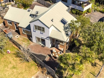 Spacious Home Overlooking the Park