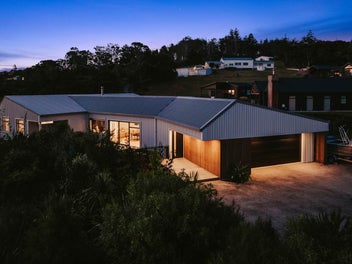 Excellence on Estuary Drive