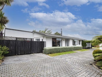 Owners Prepare to Depart New Zealand