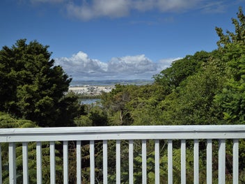 Tranquil Hidden Sanctuary - Close to City Centre