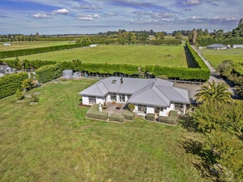 Spacious, serene lifestyle with exceptional sheds