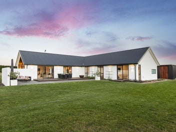 High-End Luxury Meets Rural Charm!!