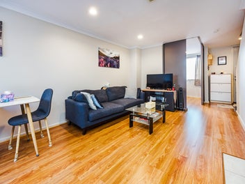 2 Bedroom Fave in Panmure Basin!