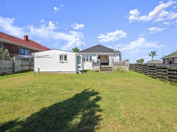 Space, views & potential in Sandringham
