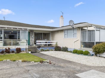 Premier St Clair Townhouse