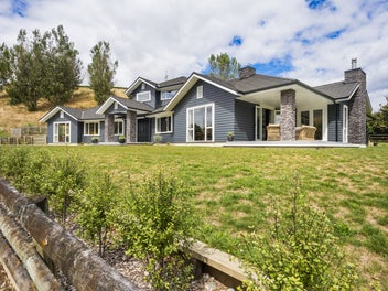 Elegance & Grandeur - Kingsdale Park