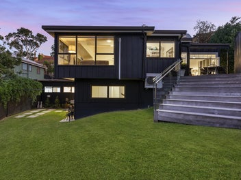 Price Reduction - Parnell is Yours!