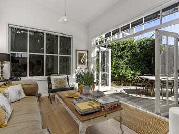 PRIVATE PARNELL DGZ HOME - WALK TO CAFES