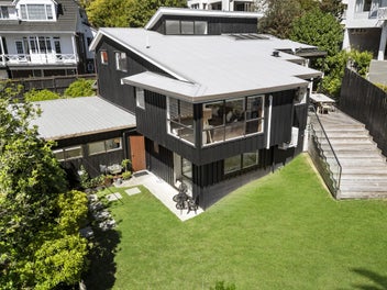 Price Reduction - Parnell is Yours!