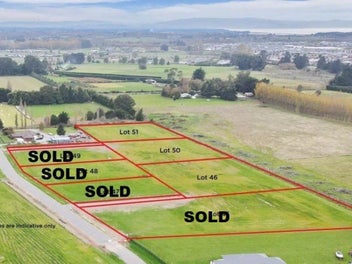 Copper Beech Road - Titled lifestyle sections
