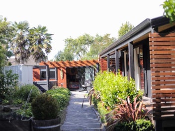 Private Bush Retreat in Clive