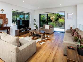 Orewa Oasis – Reserve Views & Granny Potential