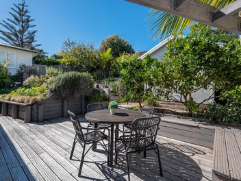 Home and Income in Prime Devonport Location