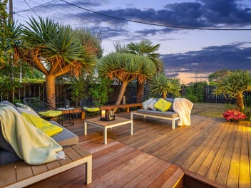 A Timeless Treasure – Stylish and Immaculate!
