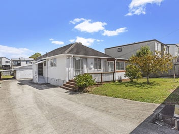 FAMILY HOME + LAND BANKING/ DEVELOPMENT POTENTIAL