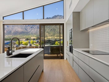 Panoramic views and versatile living