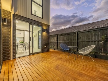 Brand New Luxury Living in Bucklands Beach!