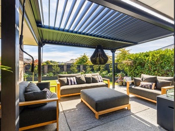Elegant Family Oasis!