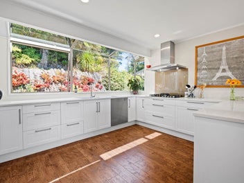 Priced - Vendor Says Sell!