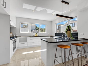 Charming Family Home - Convenience & Comfort