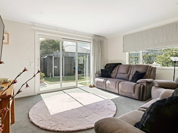 Exquisite Family Home with Large Garaging!