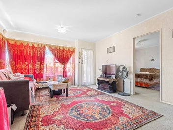 Bring your vision; a 2 bedroom do- up opportunity