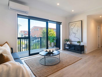 Fantastic Ground Floor Apartment with Carpark