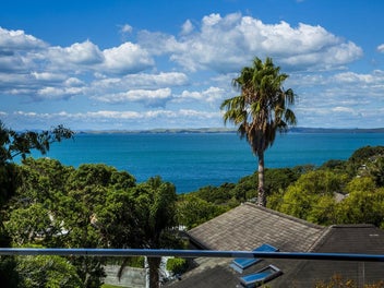 Immaculate Residence | Stunning Views